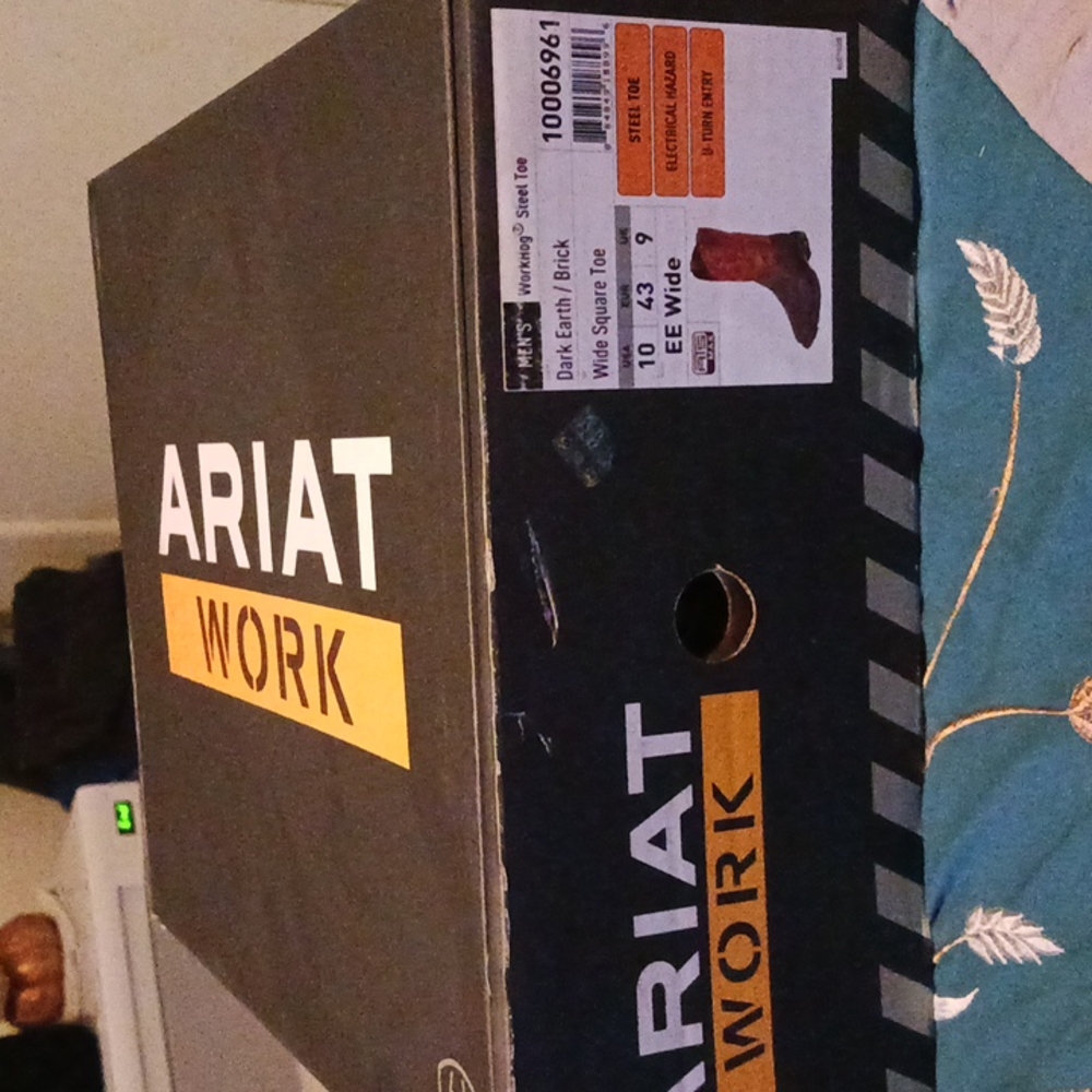 Ariat Workhog Steel Toe Electrical Hazard Wide Square Toe Workboots